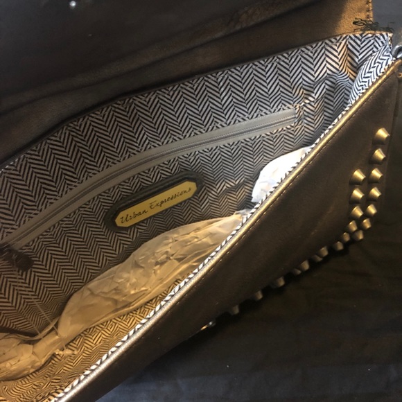 Urban Expressions Chrome Clutch - Picture 3 of 7